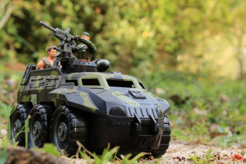 gi joe quick strike valor vs venom 2004 vehicle hasbro bazooka apc