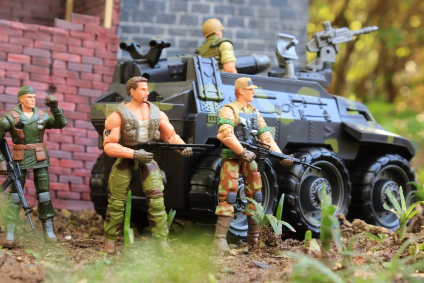 gi joe quick strike valor vs venom 2004 vehicle hasbro bazooka apc